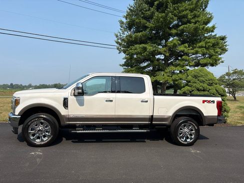 Used 2019 Ford F250 Lariat w/ Chrome Package AWD/4WD image 2