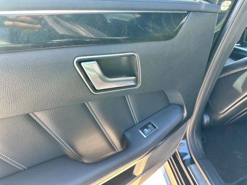 Used 2016 Mercedes-Benz E 400 Sedan image 38
