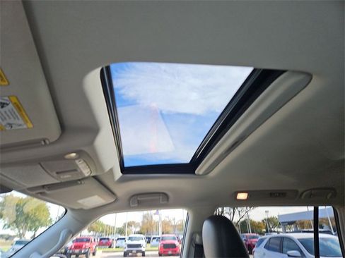 Used 2023 Nissan Armada SL image 19