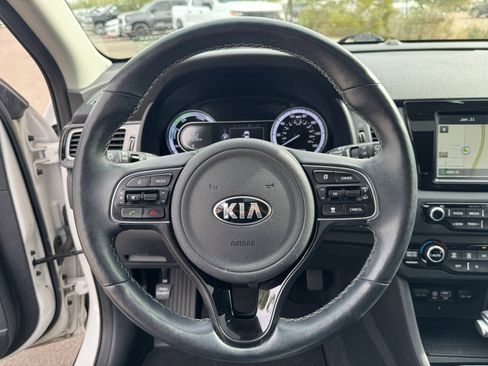 Used 2019 Kia Niro Touring image 19