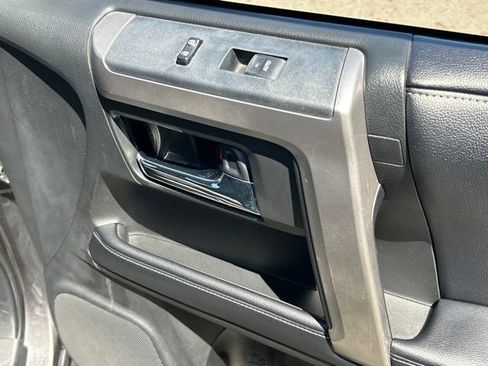 Used 2019 Toyota 4Runner SR5 Premium AWD/4WD image 27