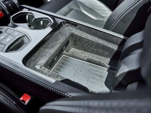 Used 2022 Lamborghini Urus AWD/4WD image 65