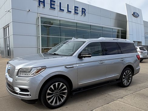 Used 2021 Lincoln Navigator Reserve w/ Luxury Package AWD/4WD image 3