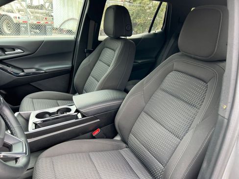 Used 2025 Chevrolet Equinox LT image 32