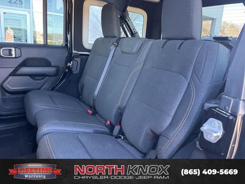 Used 2024 Jeep Wrangler Unlimited Sahara w/ Safety Group AWD/4WD image 14
