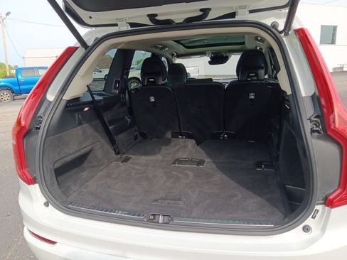 Used 2022 Volvo XC90 T5 Momentum AWD/4WD image 7