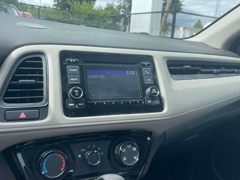 Used 2021 Honda HR-V LX image 28