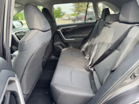 Used 2022 Toyota RAV4 LE AWD/4WD image 26