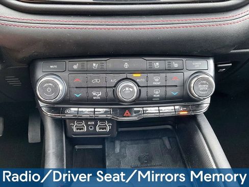 Used 2023 Dodge Durango GT AWD/4WD image 16