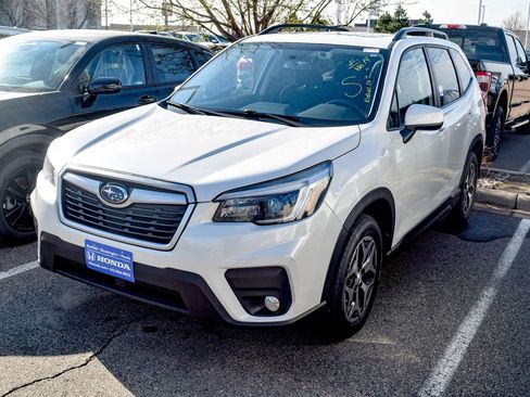 Used 2021 Subaru Forester Premium image 13