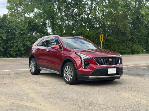 Used 2020 Cadillac XT4 Premium Luxury w/ Enhanced Visibility Package AWD/4WD image 9