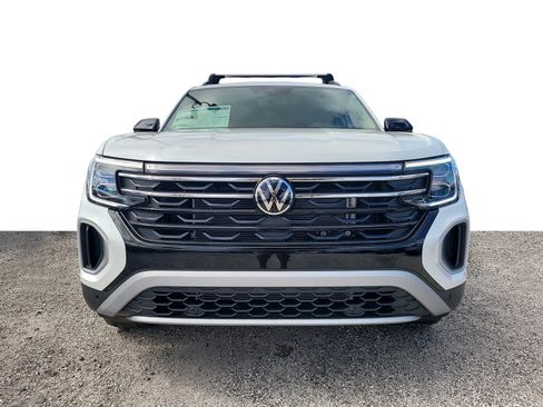 New 2026 Volkswagen Atlas Peak Edition AWD/4WD image 3