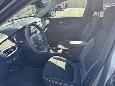 Used 2023 Chevrolet TrailBlazer LT FWD image 14