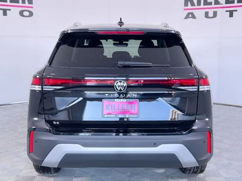 New 2025 Volkswagen Tiguan SE image 6