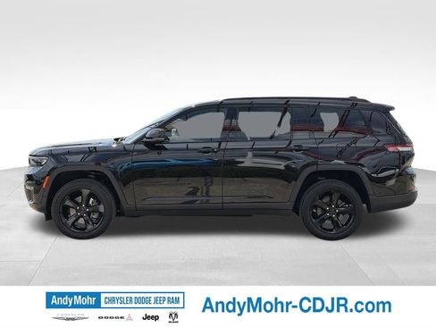 Used 2025 Jeep Grand Cherokee L Limited w/ Black Appearance Package AWD/4WD image 4