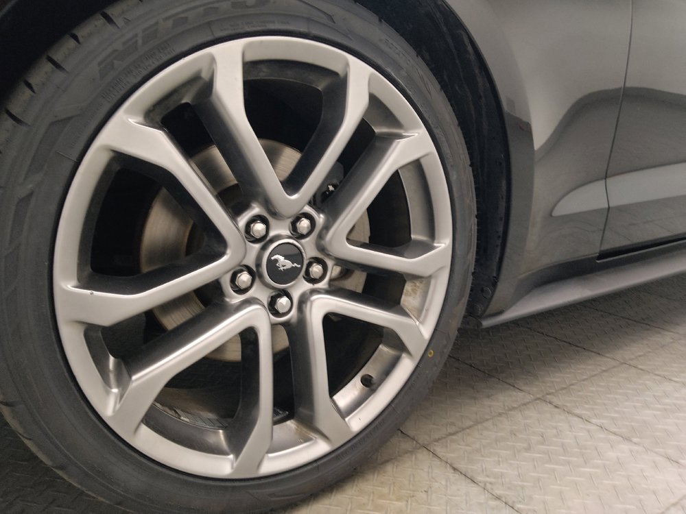 Used 2018 Ford Mustang Premium RWD image 31