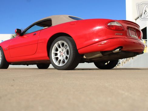 Used 2000 Jaguar XK8 Convertible image 11
