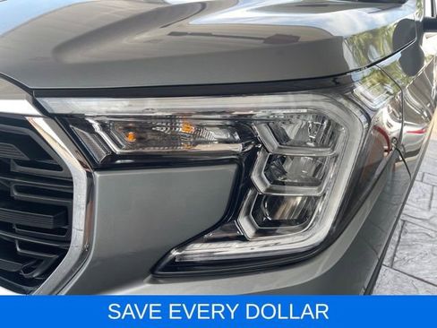 Used 2023 GMC Terrain SLE w/ Driver Convenience Package image 10