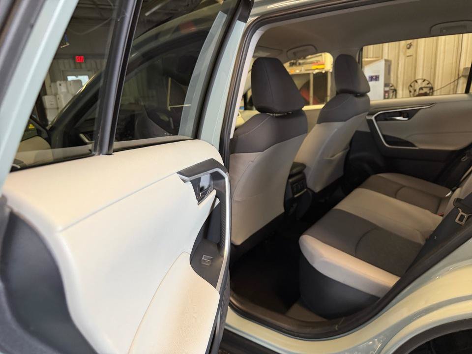 Certified 2023 Toyota RAV4 XLE AWD/4WD image 34
