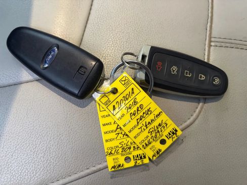 Used 2018 Ford Focus Titanium FWD image 29