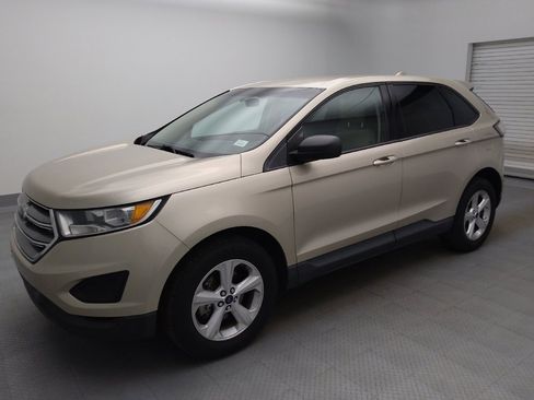 Used 2017 Ford Edge SE FWD image 2