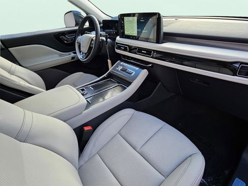 New 2026 Lincoln Aviator AWD image 15
