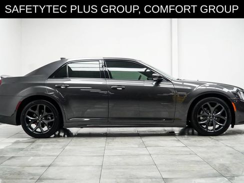 Used 2023 Chrysler 300 S w/ Comfort Group RWD image 7