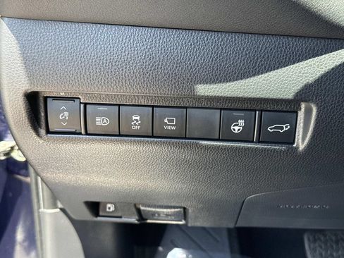 Used 2023 Toyota Venza Limited AWD/4WD image 44
