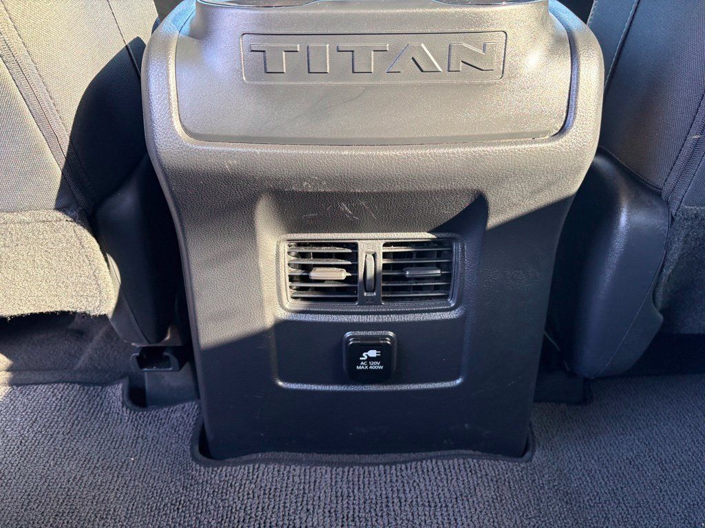 Used 2018 Nissan Titan SV w/ SV Convenience Package RWD image 28