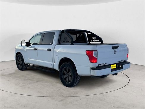 Used 2023 Nissan Titan SV w/ SV Convenience Package image 3