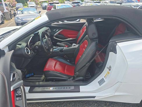 Used 2018 Chevrolet Camaro SS RWD image 5