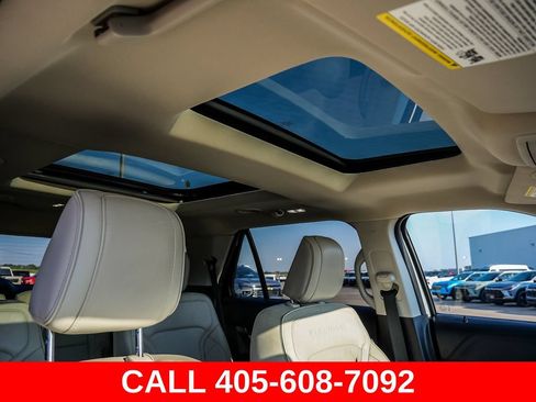 Used 2018 Ford Explorer Platinum AWD/4WD image 19