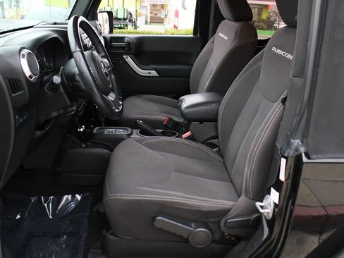 Used 2017 Jeep Wrangler Rubicon w/ Connectivity Group image 17