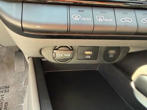 Used 2024 Hyundai Elantra SEL FWD image 29