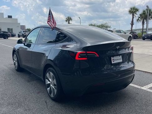 Used 2024 Tesla Model Y Long Range RWD image 2