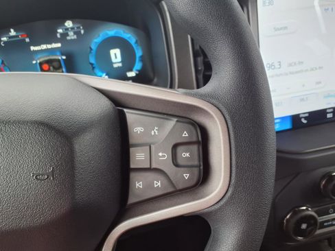 New 2025 Ford Bronco Base image 17