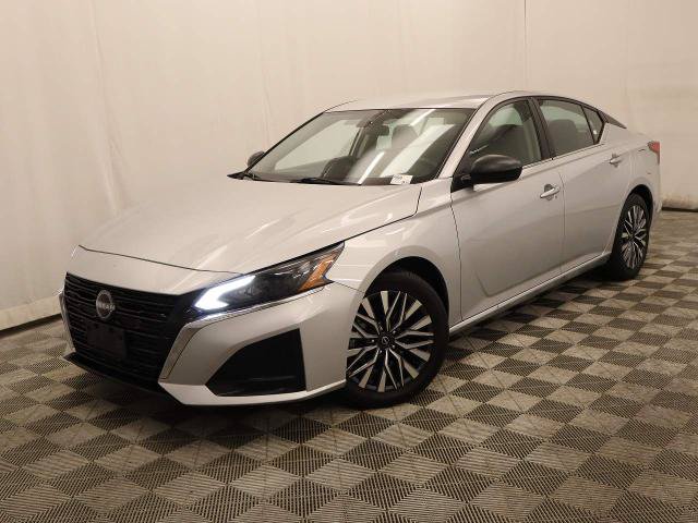 Used 2025 Nissan Altima 2.5 SV FWD image 25