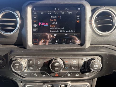 Used 2020 Jeep Gladiator Rubicon image 41