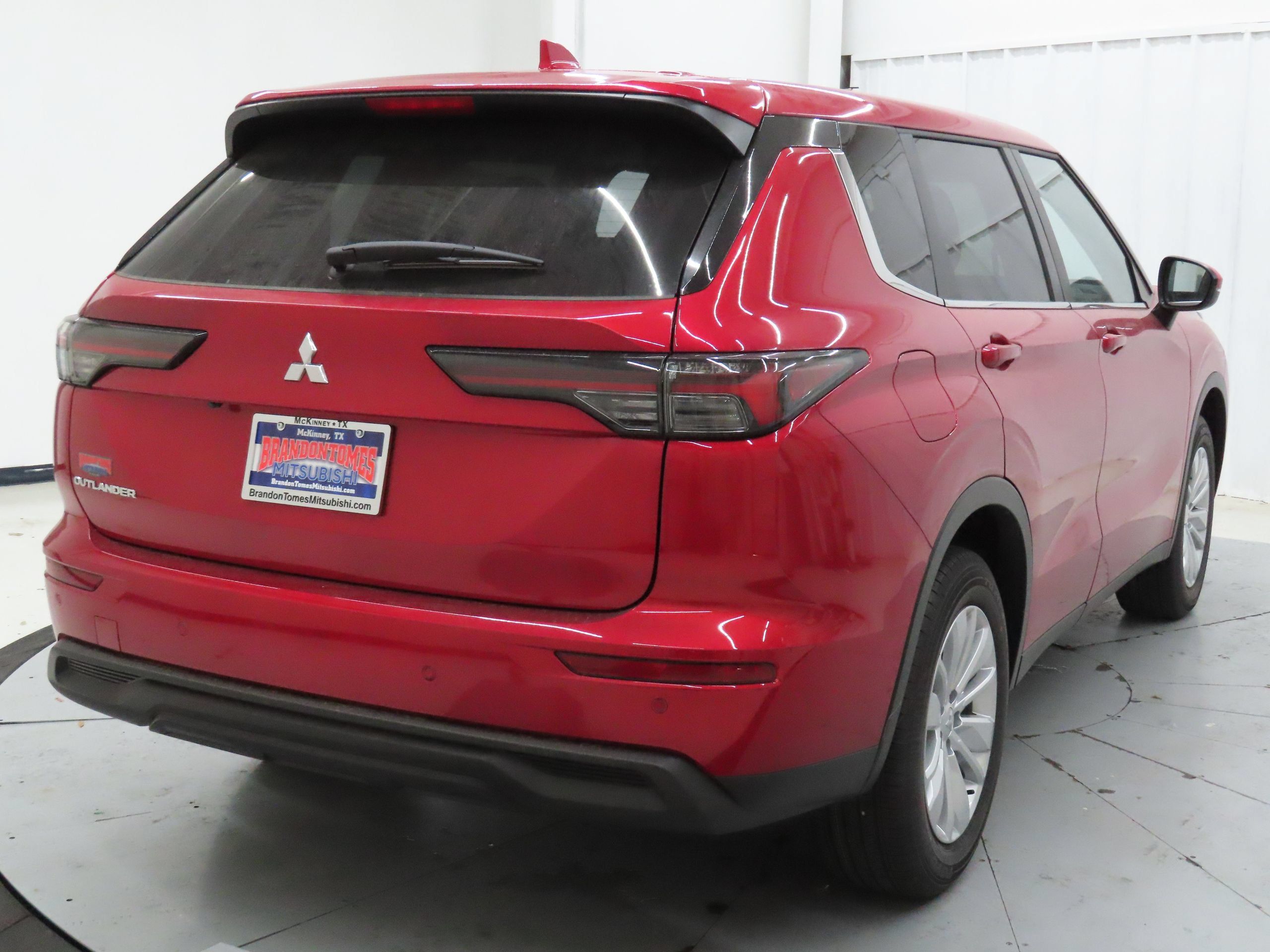 New 2026 Mitsubishi Outlander ES FWD image 3