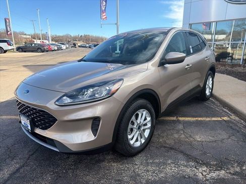 Certified 2020 Ford Escape SE image 3