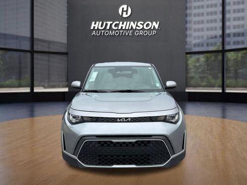 Used 2025 Kia Soul LX w/ LX Technology Package FWD image 2