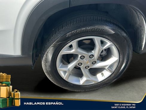 Used 2025 Chevrolet Trax LS w/ LS Convenience Package image 11
