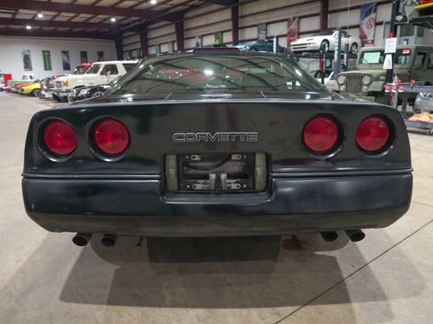 Used 1989 Chevrolet Corvette Coupe RWD image 7