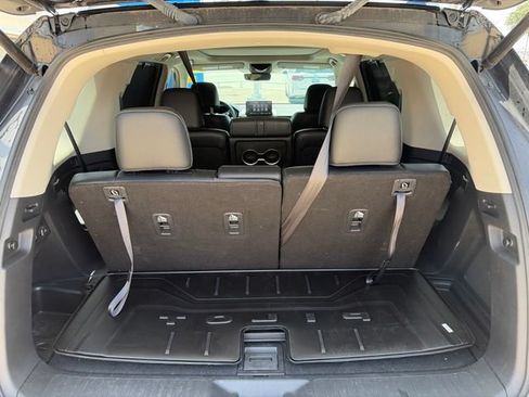 Used 2025 Honda Pilot Touring image 8