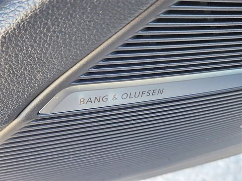 Used 2019 Audi Q8 Premium Plus w/ Premium Plus image 21