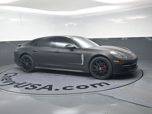 Used 2018 Porsche Panamera 4 Executive image 2