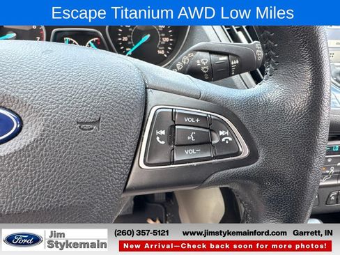 Used 2019 Ford Escape Titanium AWD/4WD image 16