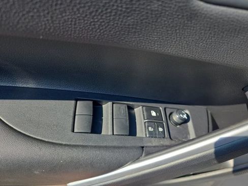 Used 2023 Toyota Corolla Cross XLE FWD image 23