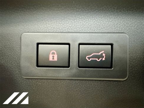 Used 2025 Subaru Forester Premium image 28