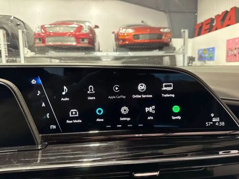 Used 2023 Cadillac Escalade ESV V AWD/4WD image 95